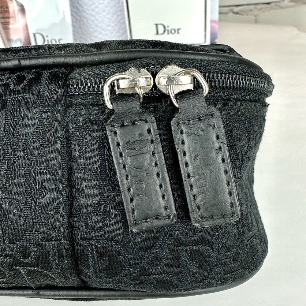 Dior Trotter luxury canvas cosmetic case  or makeup bag with extras. - Picture 3 of 13